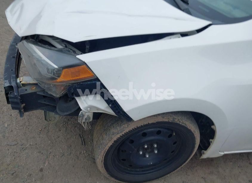 Photo 12 of 2019 Toyota Corolla LE (VIN 5YFBURHE2KP865191)