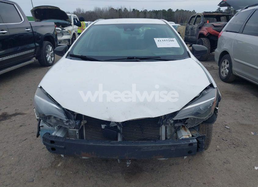 Photo 13 of 2019 Toyota Corolla LE (VIN 5YFBURHE2KP865191)