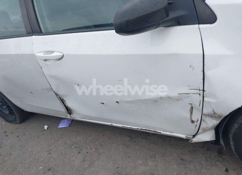 Photo 19 of 2019 Toyota Corolla LE (VIN 5YFBURHE2KP865191)