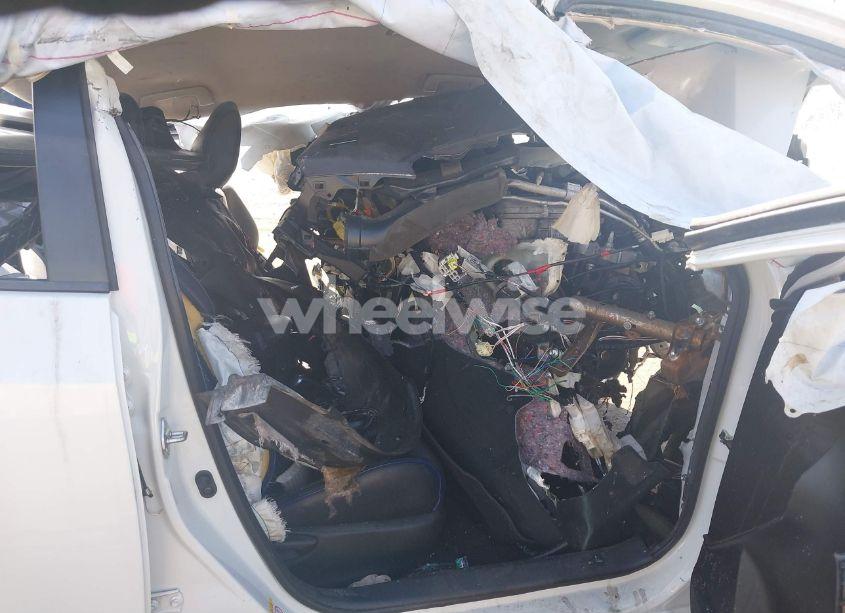 Photo 5 of 2019 Toyota Corolla SE (VIN 5YFBURHE2KP876756)