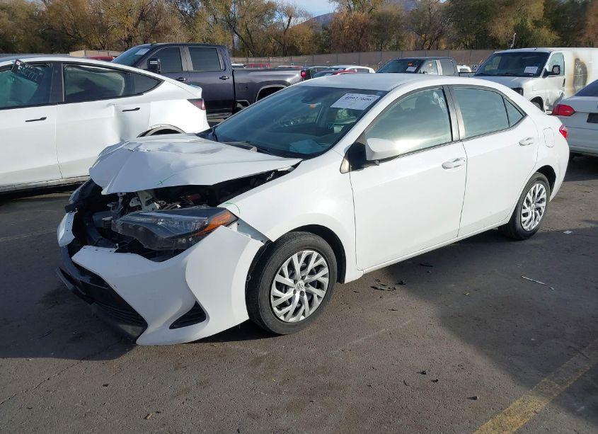 Photo 2 of 2019 Toyota Corolla LE (VIN 5YFBURHE2KP897011)