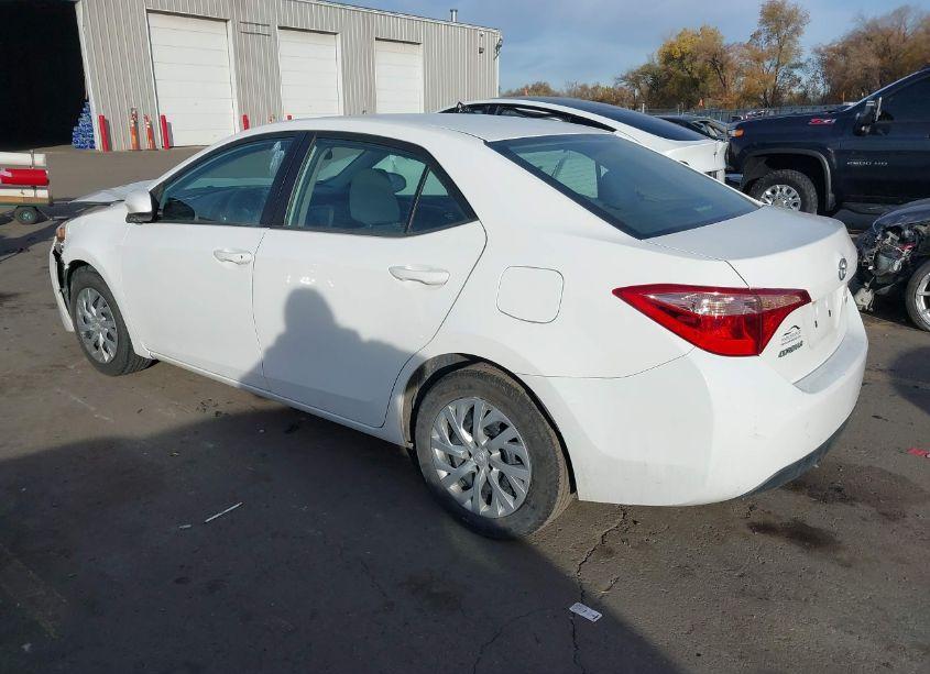 Photo 3 of 2019 Toyota Corolla LE (VIN 5YFBURHE2KP897011)