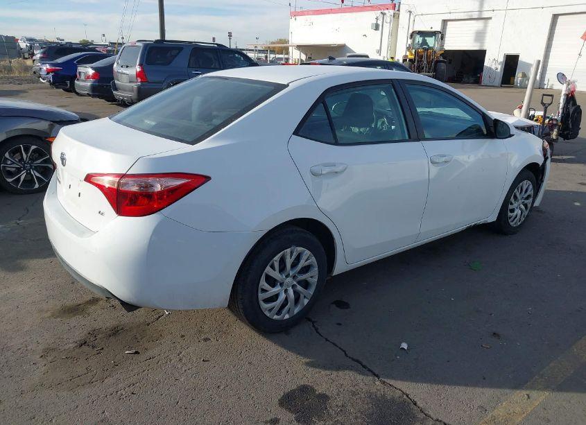 Photo 4 of 2019 Toyota Corolla LE (VIN 5YFBURHE2KP897011)