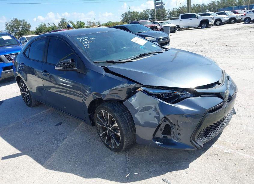 2019 Toyota Corolla SE (VIN 5YFBURHE2KP910744) main photo