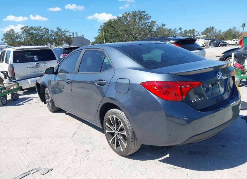 Photo 3 of 2019 Toyota Corolla SE (VIN 5YFBURHE2KP910744)