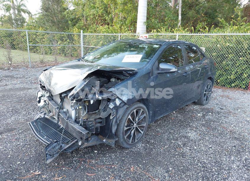 Photo 2 of 2019 Toyota Corolla SE (VIN 5YFBURHE2KP915006)