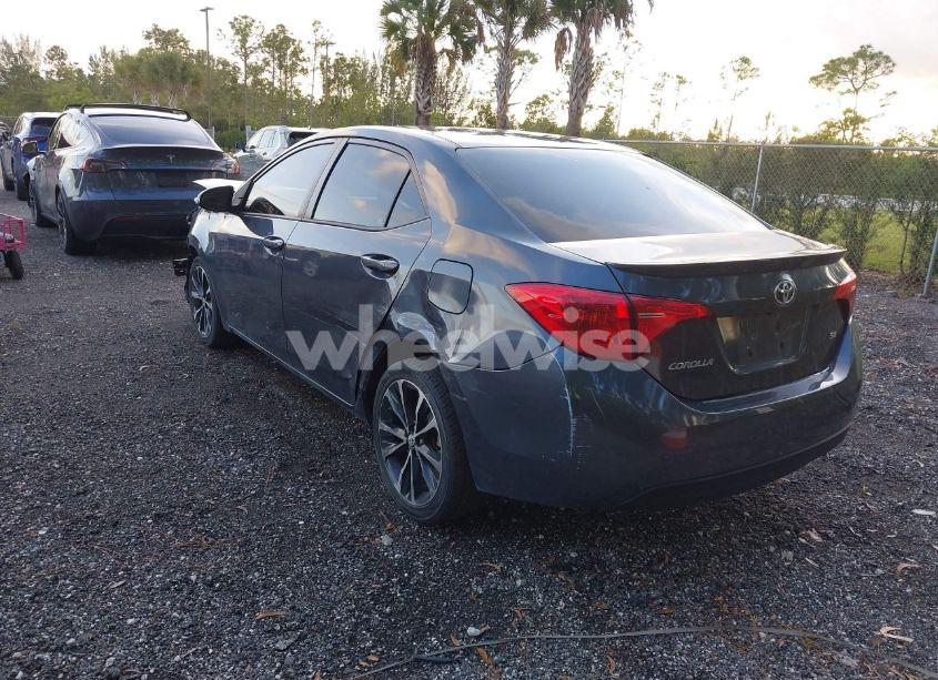 Photo 3 of 2019 Toyota Corolla SE (VIN 5YFBURHE2KP915006)