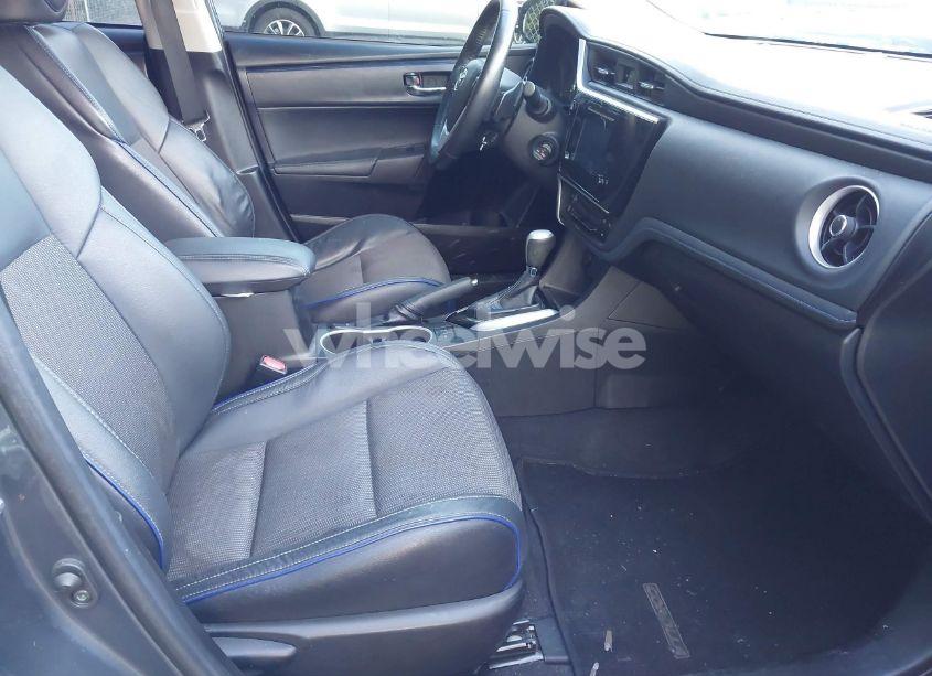 Photo 5 of 2019 Toyota Corolla SE (VIN 5YFBURHE2KP915006)