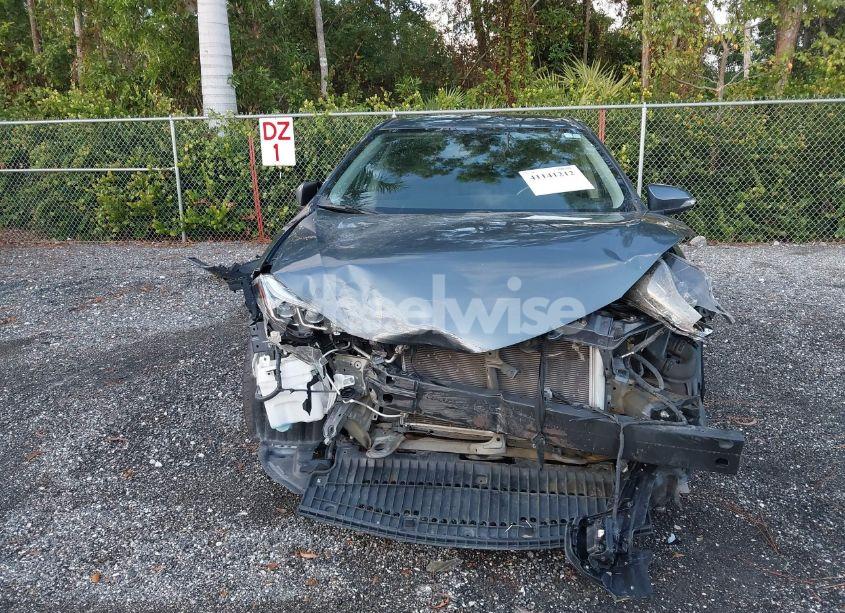 Photo 6 of 2019 Toyota Corolla SE (VIN 5YFBURHE2KP915006)