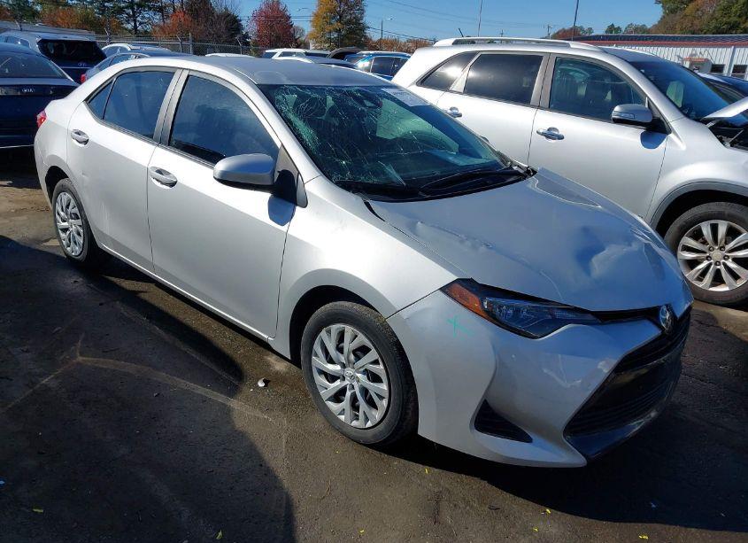 2019 Toyota Corolla LE (VIN 5YFBURHE2KP926300) main photo