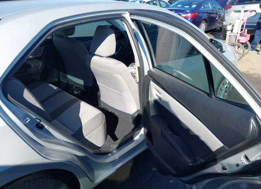 Photo 8 of 2019 Toyota Corolla LE (VIN 5YFBURHE2KP926300)