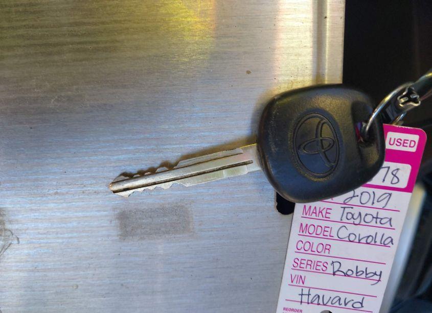 Photo 11 of 2019 Toyota Corolla L (VIN 5YFBURHE2KP927205)