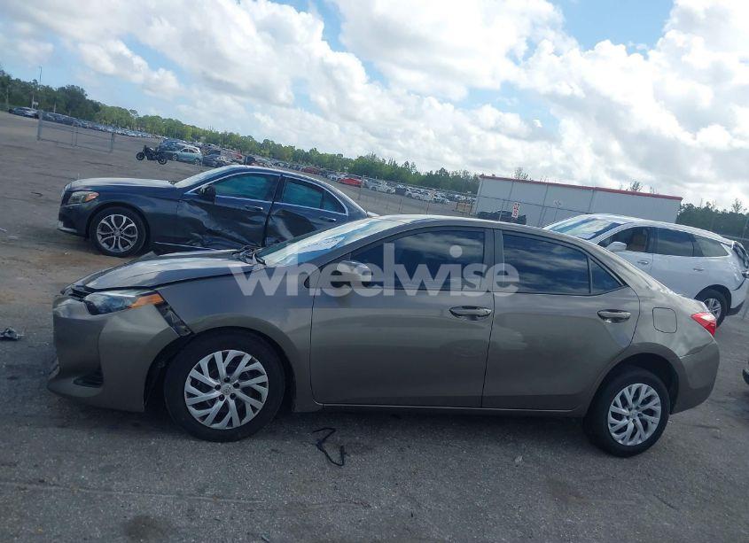 Photo 14 of 2019 Toyota Corolla LE (VIN 5YFBURHE2KP928497)