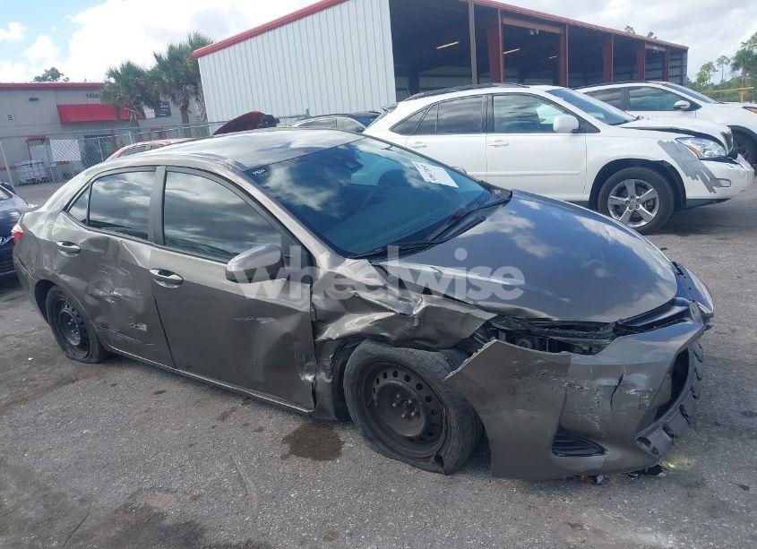Photo 17 of 2019 Toyota Corolla LE (VIN 5YFBURHE2KP928497)