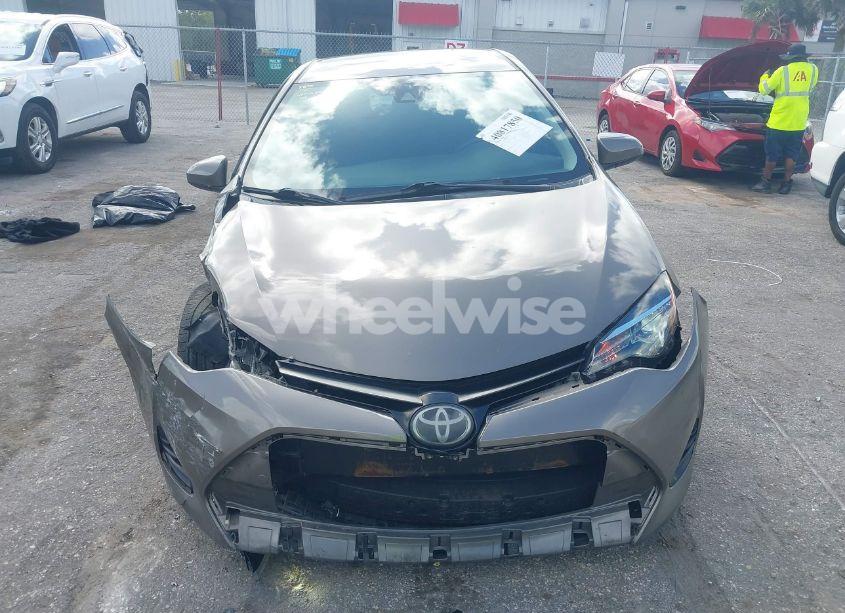 Photo 6 of 2019 Toyota Corolla LE (VIN 5YFBURHE2KP928497)