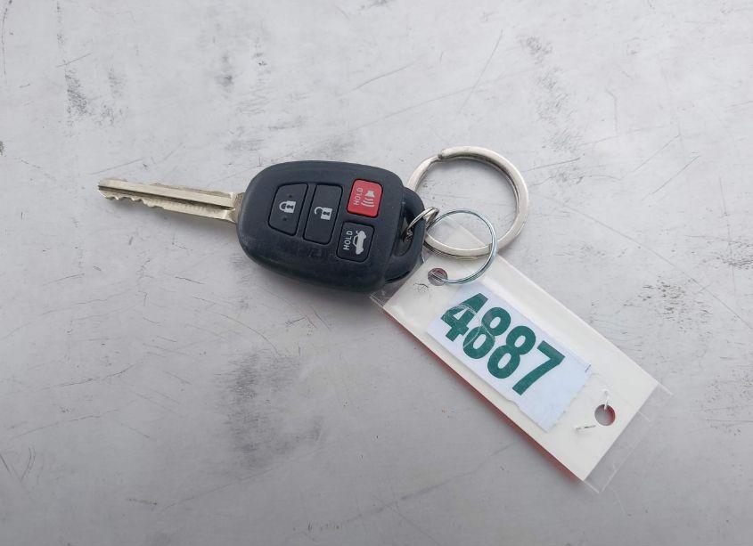 Photo 11 of 2019 Toyota Corolla LE (VIN 5YFBURHE2KP933621)