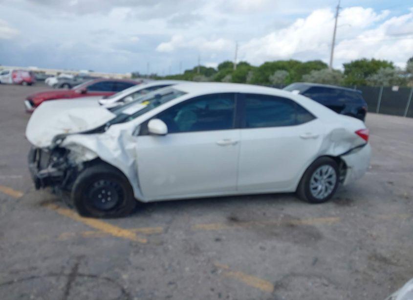 Photo 15 of 2019 Toyota Corolla LE (VIN 5YFBURHE2KP933621)