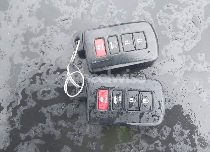 Photo 11 of 2019 Toyota Corolla XSE (VIN 5YFBURHE2KP936079)