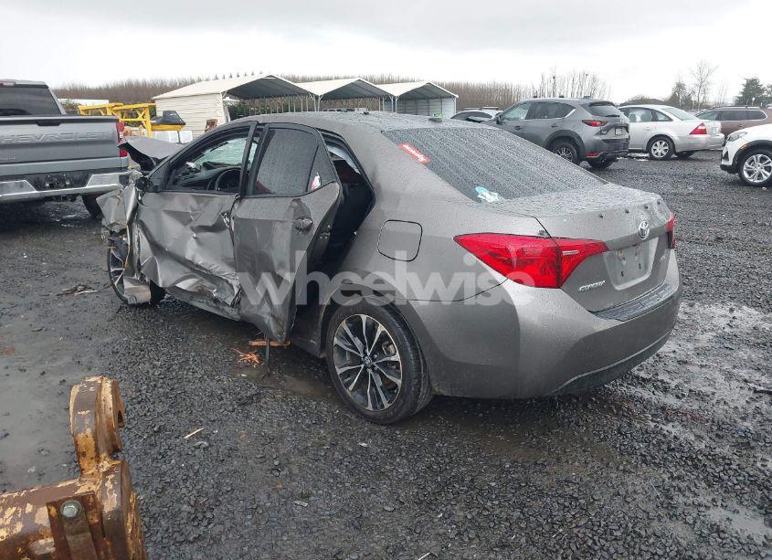 Photo 3 of 2019 Toyota Corolla XSE (VIN 5YFBURHE2KP936079)