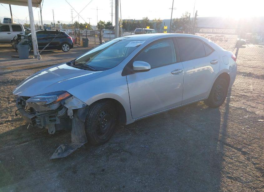 Photo 2 of 2019 Toyota Corolla LE (VIN 5YFBURHE2KP940035)