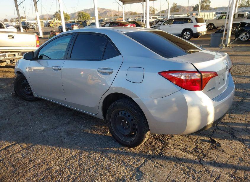Photo 3 of 2019 Toyota Corolla LE (VIN 5YFBURHE2KP940035)