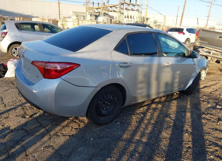 Photo 4 of 2019 Toyota Corolla LE (VIN 5YFBURHE2KP940035)