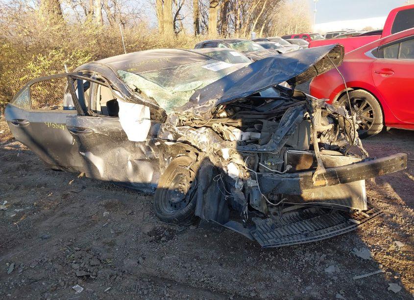 2019 Toyota Corolla LE (VIN 5YFBURHE2KP944604) main photo