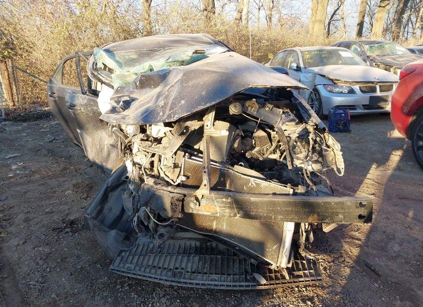 Photo 11 of 2019 Toyota Corolla LE (VIN 5YFBURHE2KP944604)