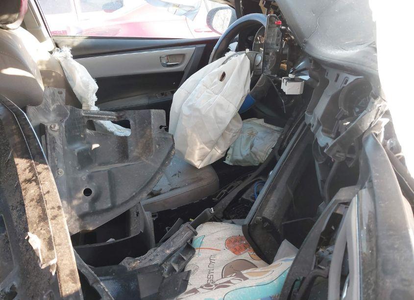 Photo 5 of 2019 Toyota Corolla LE (VIN 5YFBURHE2KP944604)