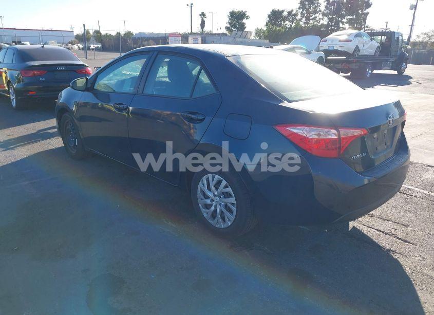 Photo 3 of 2019 Toyota Corolla LE (VIN 5YFBURHE2KP948779)