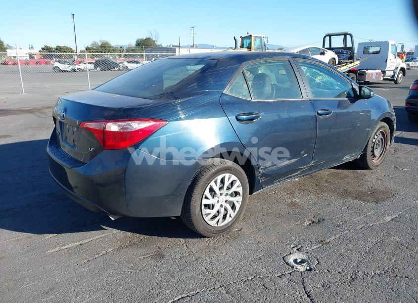Photo 4 of 2019 Toyota Corolla LE (VIN 5YFBURHE2KP948779)