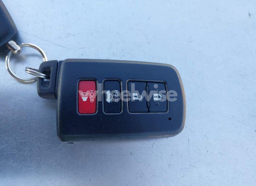 Photo 11 of 2014 Toyota Corolla S PLUS (VIN 5YFBURHE3EP034884)