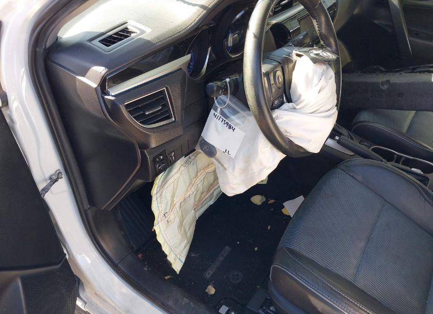 Photo 19 of 2014 Toyota Corolla S PLUS (VIN 5YFBURHE3EP039180)