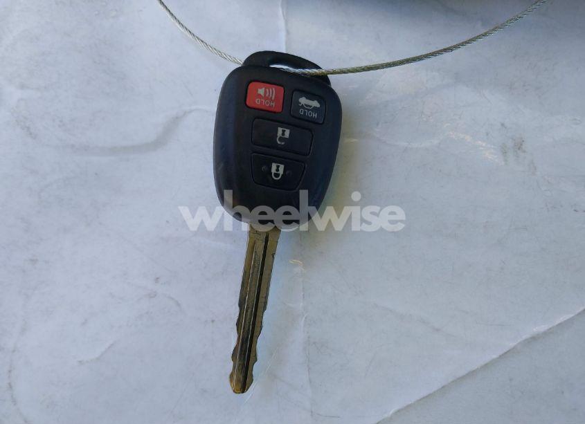 Photo 11 of 2014 Toyota Corolla LE (VIN 5YFBURHE3EP058327)