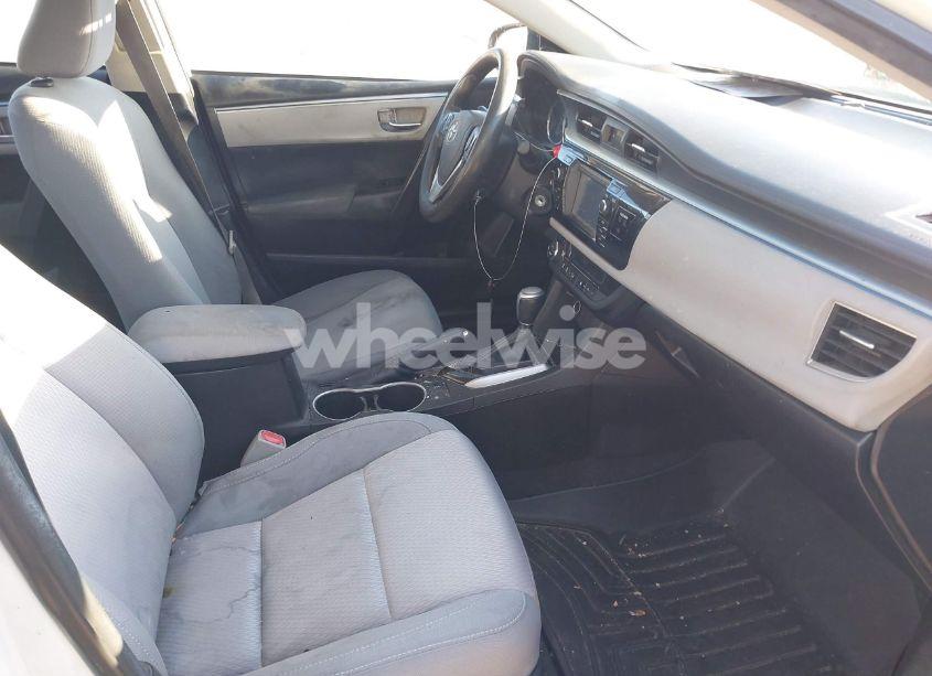 Photo 5 of 2014 Toyota Corolla LE (VIN 5YFBURHE3EP058327)