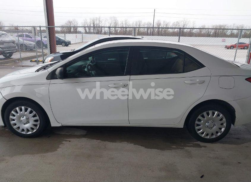 Photo 14 of 2014 Toyota Corolla LE (VIN 5YFBURHE3EP063267)