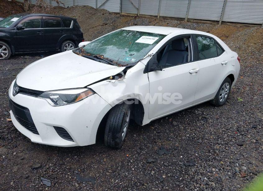 Photo 2 of 2014 Toyota Corolla L (VIN 5YFBURHE3EP122236)