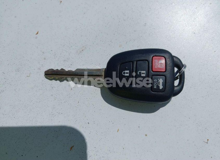 Photo 11 of 2014 Toyota Corolla LE (VIN 5YFBURHE3EP128800)