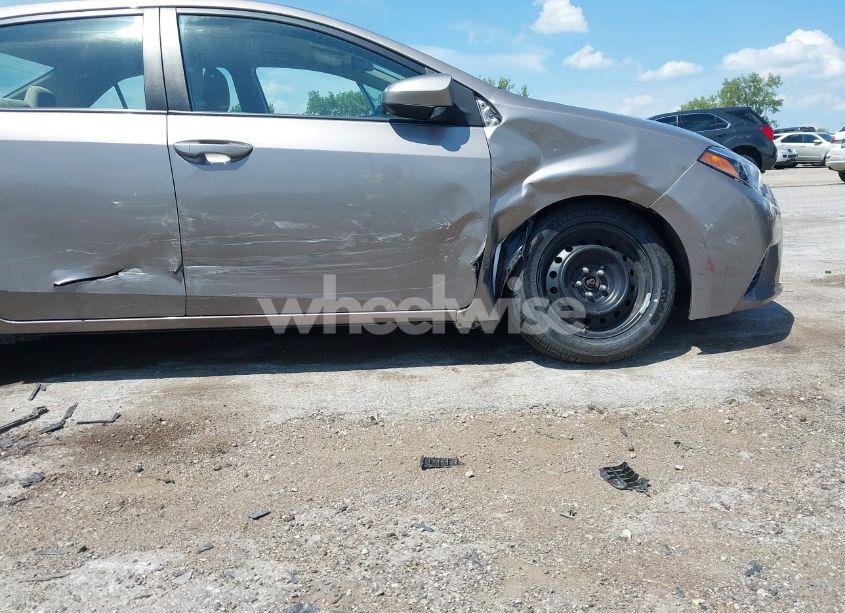 Photo 6 of 2014 Toyota Corolla LE (VIN 5YFBURHE3EP128800)