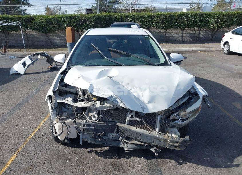 Photo 13 of 2014 Toyota Corolla LE (VIN 5YFBURHE3EP145046)