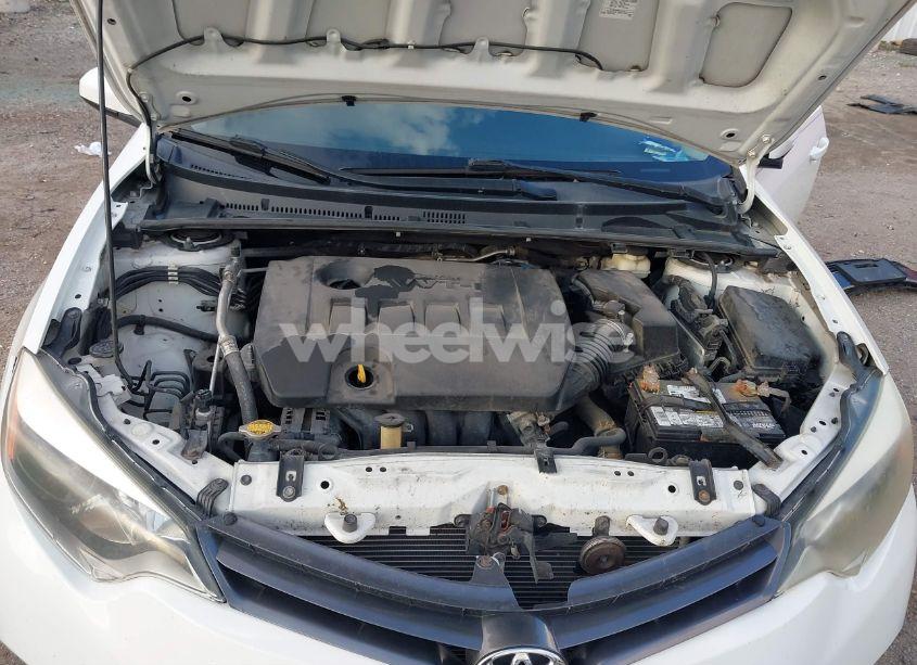 Photo 10 of 2015 Toyota Corolla LE (VIN 5YFBURHE3FP198945)