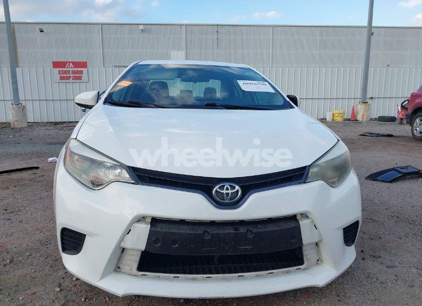 Photo 13 of 2015 Toyota Corolla LE (VIN 5YFBURHE3FP198945)