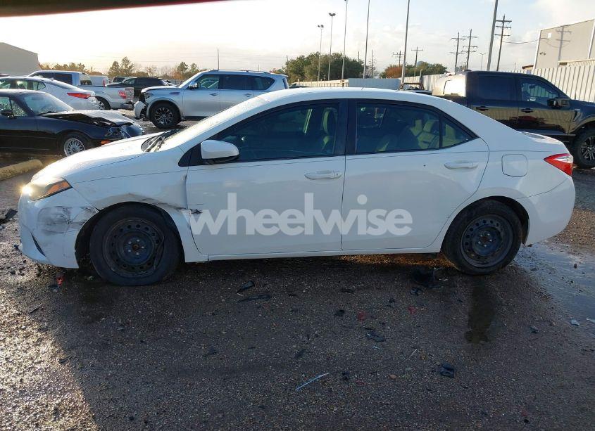 Photo 15 of 2015 Toyota Corolla LE (VIN 5YFBURHE3FP198945)