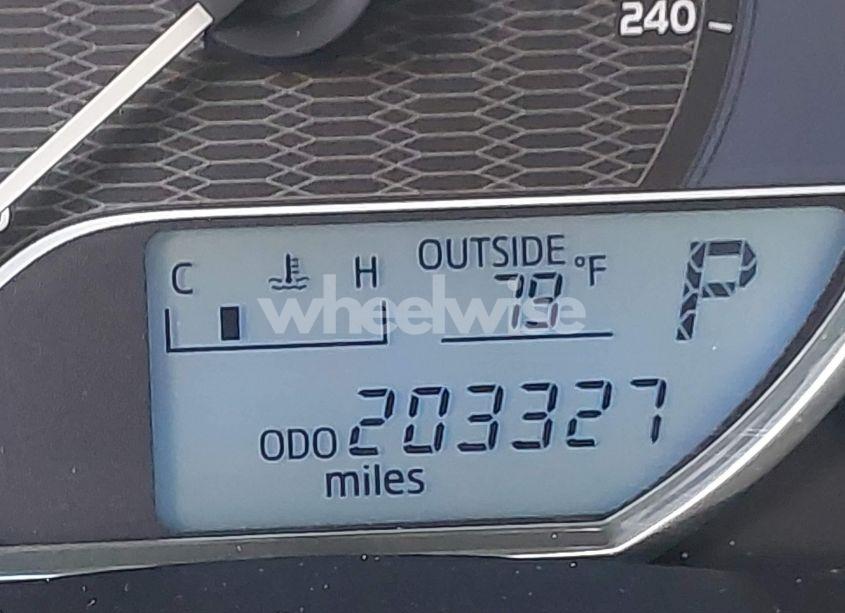 Photo 16 of 2015 Toyota Corolla LE (VIN 5YFBURHE3FP198945)