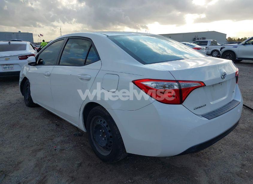 Photo 3 of 2015 Toyota Corolla LE (VIN 5YFBURHE3FP198945)