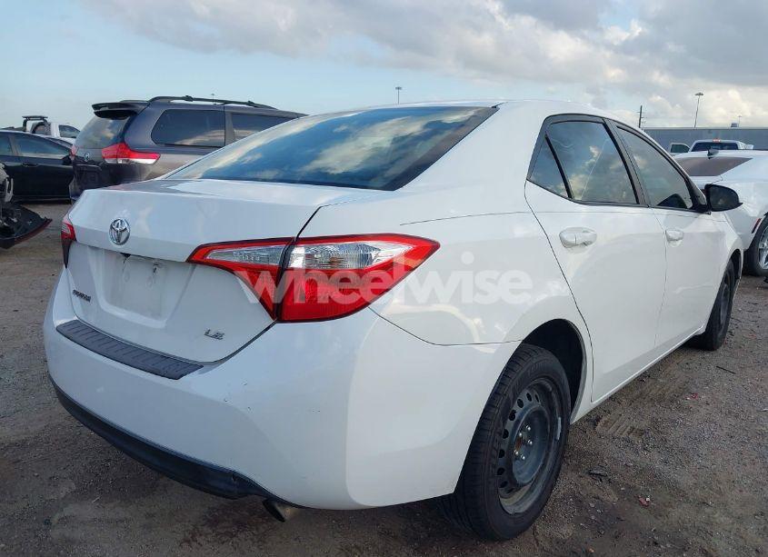 Photo 4 of 2015 Toyota Corolla LE (VIN 5YFBURHE3FP198945)