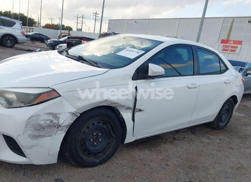 Photo 6 of 2015 Toyota Corolla LE (VIN 5YFBURHE3FP198945)