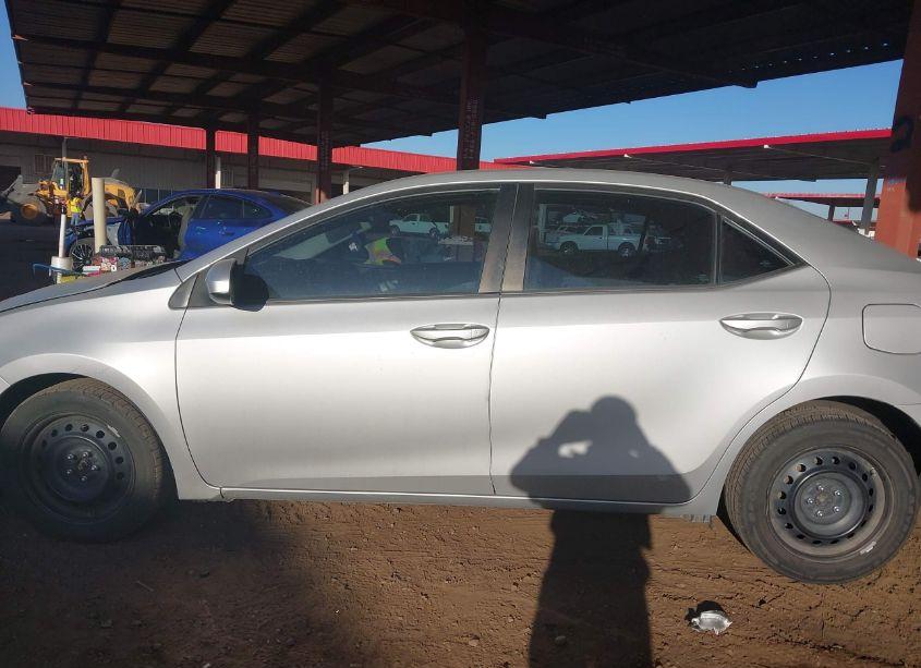 Photo 15 of 2015 Toyota Corolla LE (VIN 5YFBURHE3FP201794)