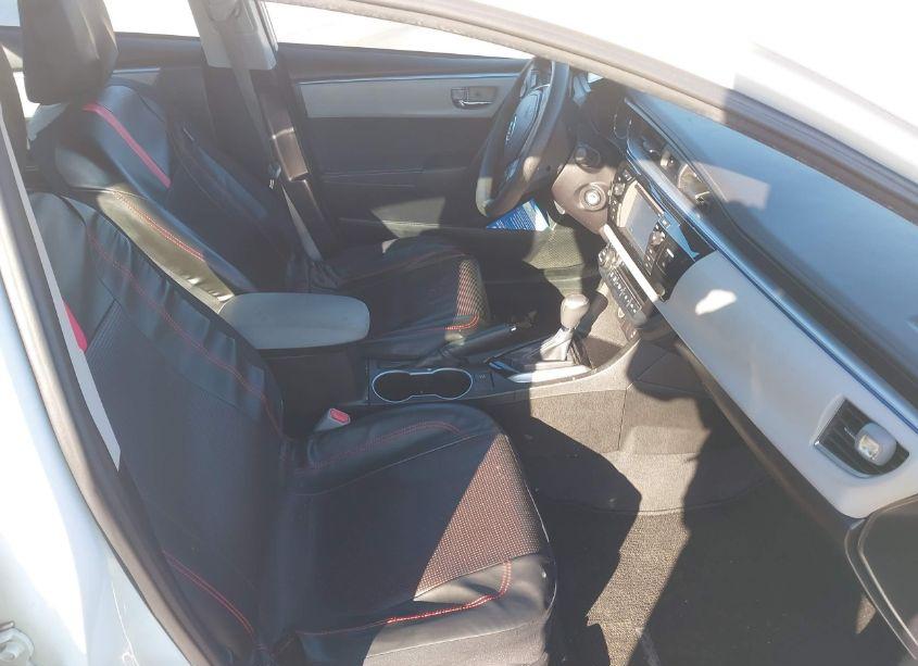 Photo 5 of 2015 Toyota Corolla LE (VIN 5YFBURHE3FP204646)