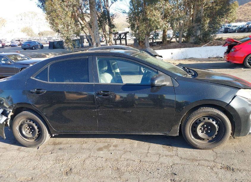 Photo 13 of 2015 Toyota Corolla LE (VIN 5YFBURHE3FP210088)